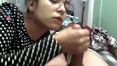 Air a dhèanamh le làimh le crìochnachadh na làimh - tòrr bainne