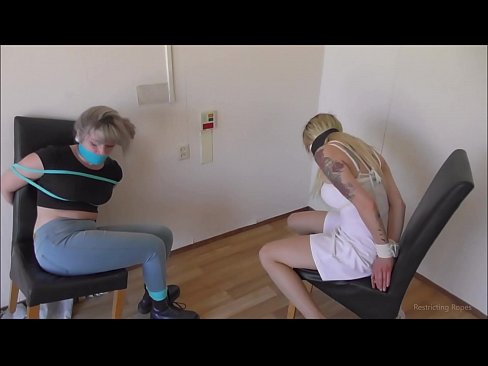 ❤️ Tràilleach / ceangailte agus gagged / nighean ann an àmhghar ❤  Porno  aig gd.fuxporn-com.ru ❌